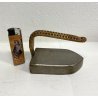 RARISSIMO PICCOLO FERRO DA STIRO ANTICO anni 30/40 metallo manico rattan epoca