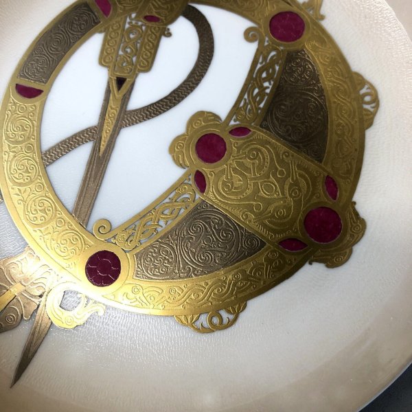 Spilla Farfalla In Porcellana Bianca – Gioiello Artigianale Fatto A Mano Con Perle Di Vetro