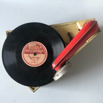 ANTICO RARO GIOCATTOLO LATTA GRAMMOFONO LITOGRAFATO 2 DISCHI CHIAVE GERMANY '900
