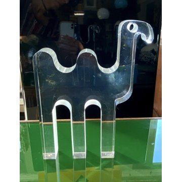 ICONICA SCULTURA in LUCITE CAMMELLO by SILVIO RUSSO per GUZZINI 1970 RARA PLEXI