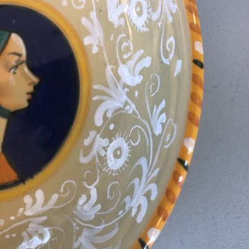 PICCOLO PIATTO DECORATIVO MAIOLICA Franceschini Pesaro PROFILO "Bella" ø 15,5 cm