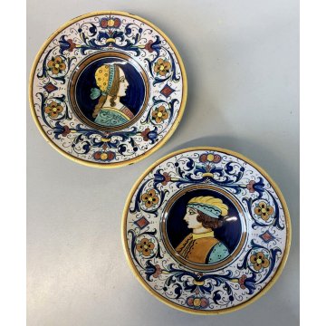 COPPIA PICCOLO PIATTO MAIOLICA Grazia Deruta PROFILO DAMA CAVALIERE ø 16 cm