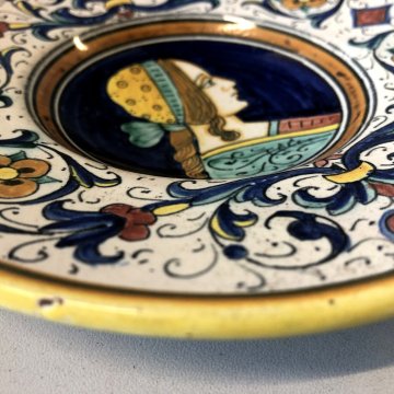 COPPIA PICCOLO PIATTO MAIOLICA Grazia Deruta PROFILO DAMA CAVALIERE ø 16 cm