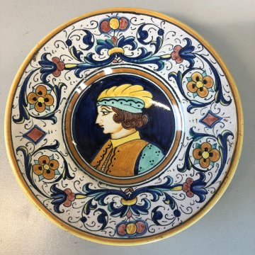 COPPIA PICCOLO PIATTO MAIOLICA Grazia Deruta PROFILO DAMA CAVALIERE ø 16 cm