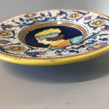 COPPIA PICCOLO PIATTO MAIOLICA Grazia Deruta PROFILO DAMA CAVALIERE ø 16 cm