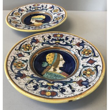 COPPIA PICCOLO PIATTO MAIOLICA Grazia Deruta PROFILO DAMA CAVALIERE ø 16 cm