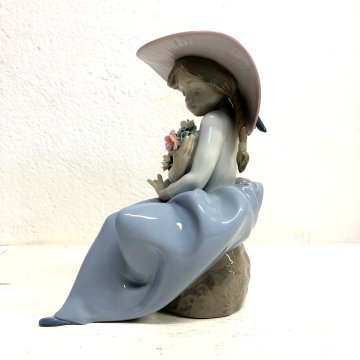 STATUINA PORCELLANA LLADRO' FIGURE  5862 Fragrant bouquet Antonio Ramos 1992