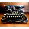 ANTICA MACCHINA DA SCRIVERE PORTATILE SABB Mod. M28 Officine Mondial Crema  '30