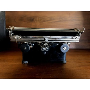 ANTICA MACCHINA DA SCRIVERE PORTATILE SABB Mod. M28 Officine Mondial Crema  '30