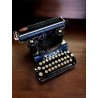 ANTICA MACCHINA DA SCRIVERE PORTATILE SABB Mod. M28 Officine Mondial Crema  '30