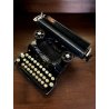 ANTICA MACCHINA DA SCRIVERE PORTATILE SABB Mod. M28 Officine Mondial Crema  '30