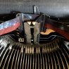ANTICA MACCHINA DA SCRIVERE PORTATILE SABB Mod. M28 Officine Mondial Crema  '30