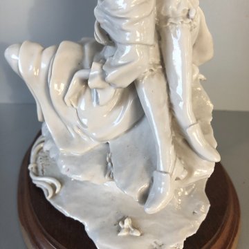 STATUINA FIGURE PORCELLANA CAPODIMONTE A. Belcari SCENA ROMANTICA VINTAGE  '900