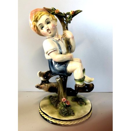 ANTICA FIGURA CERAMICA DIPINTA CUTE BOY Art Decò BIMBO CAGNOLINO ALBERO '20/'40