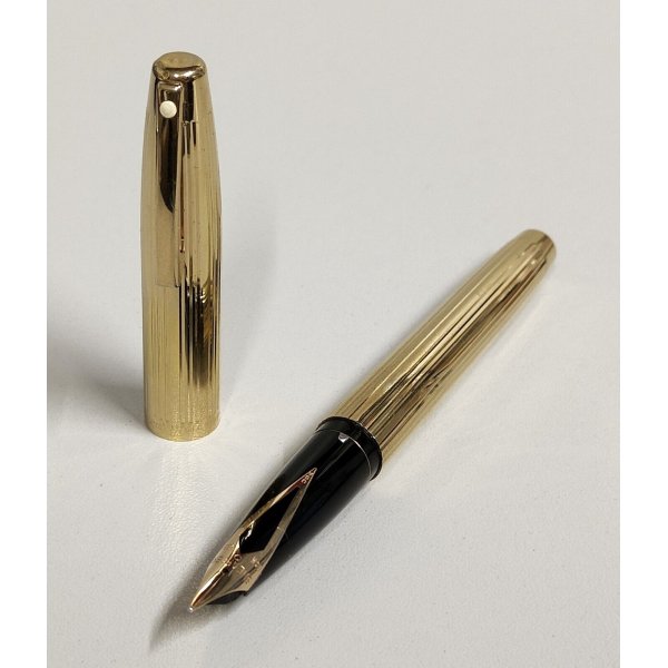 Penna stilografica con ricarica a pompa, fisarmonica, pennino in oro 18  carati francese Souverain De Bayaud vintage. Penna stilografica Bayard Pump  degli anni '50 -  Italia