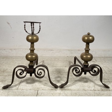 COPPIA ALARI IN FERRO BATTUTO E OTTONE epoca 1800 SPINOTTATI FORGIATI CAMINO OLD