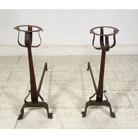 COPPIA ALARI IN FERRO BATTUTO epoca 700 SPINOTTATI FORGIATI CAMINO ANTICO STAND
