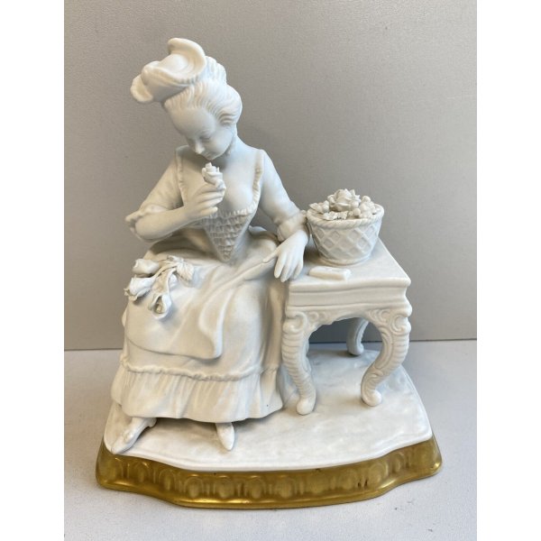 PORCELANA UNTER WEISS BACH DONNA CON FIORI VINTAGE anni 70 CERAMICA BISCUIT