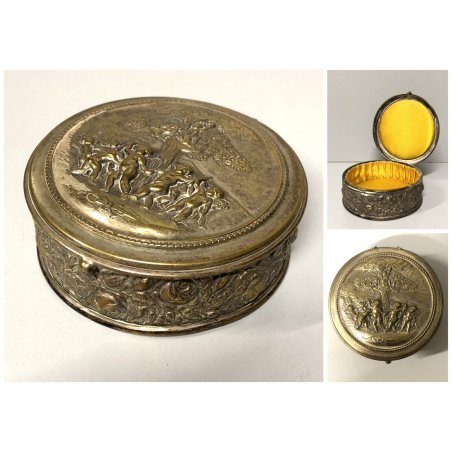 ANTICA SCATOLA TONDA COPERCHIO ø 9cm OTTONE ARGENTO DECORO SBALZO PUTTI DANZANTI