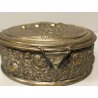 ANTICA SCATOLA TONDA COPERCHIO ø 9cm OTTONE ARGENTO DECORO SBALZO PUTTI DANZANTI