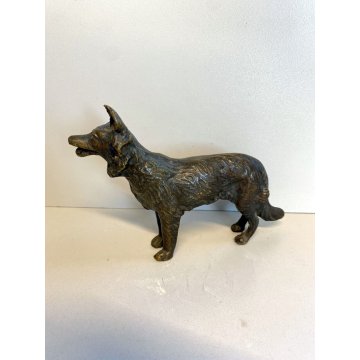 SCULTURA TUTTOTONDO BRONZO FIGURA RAFFIGURANTE UN CANE ITALIA BRONZE