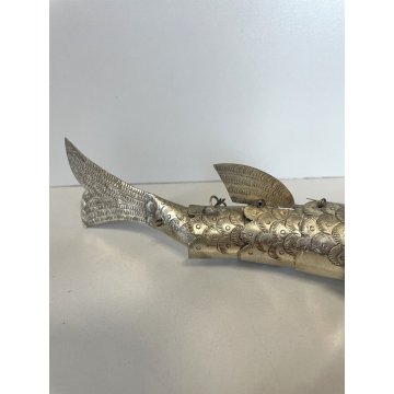 ANTICA SCULTURA PESCE ARTICOLATO SNODATO METALLO ARGENTATO DECORO INCISO ORIENTE