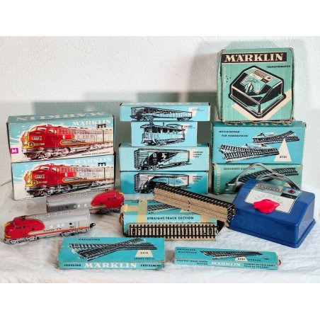 TRENINO Marklin LOCOMOTIVA Santa Fe 4 Vagoni Cargo H0 BOX binari TRASFORMATORE