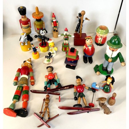 LOTTO 19 GIOCHI LEGNO USATI ASSORTITI FIGURE a PRESSIONE BURATTINI ELASTICO '900