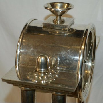 OROLOGIO PENDOLO a TEMPIO epoca 900 IMPERO ARGENTATO OLD TABLE PENDULUM CLOCK