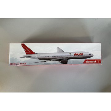 AEROMODELLO BOEING 777-200 IGW Lauda-Air MODELLISMO STATICO PLASTIC UNBUILD '900