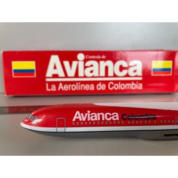 AEROMODELLO Skymarks 1/150 Avianca Airlines Colombia BOEING 767-300ER