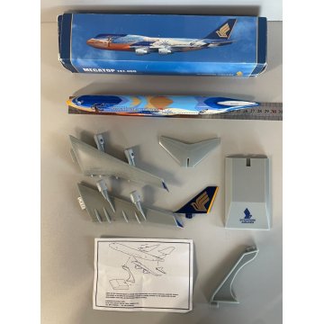 MODELLINO AEREO MEGATOP BOEING 747-400 Singapore Airlines 1:250 MODELLO STATICO