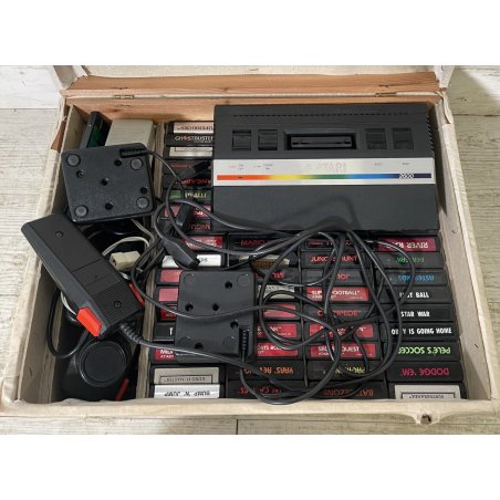 grande lotto GIOCO VINTAGE ATARI 2600 VIDEOGAMES CONSOLE + 68 GIOCHI 7 joystick