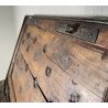 ANTICO FORZIERE CASSAFORTE BUGNATA DA VIAGGIO FERRO BATTUTO BORCHIATO 1700 LEGNO