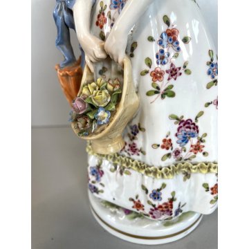 SCULTURA PORCELLANA Capodimonte STATUINA POLICROMA FIORAIA DAMA FIORI OMBRELLINO