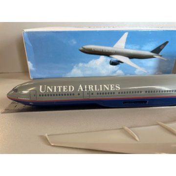 MODELLINO AEREO BOEING 777-200 United Airlines 1:250 MODELLO STATICO PLASTICA