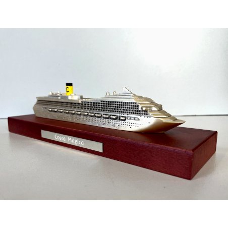 MODELLINO ITALIAN  CRUISE SHIP LINE Costa Magica VINTAGE SHIP MODEL SCALA 1:150