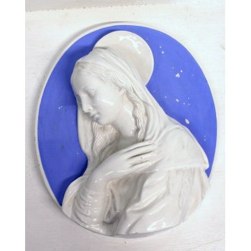 BASSORILIEVO OVALE MADONNA CERAMICA BIANCA SMALTO AZZURRO STILE DELLA ROBBIA 900