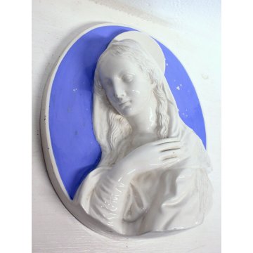 BASSORILIEVO OVALE MADONNA CERAMICA BIANCA SMALTO AZZURRO STILE DELLA ROBBIA 900