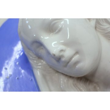 BASSORILIEVO OVALE MADONNA CERAMICA BIANCA SMALTO AZZURRO STILE DELLA ROBBIA 900