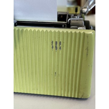 MACCHINA da SCRIVERE Olivetti LETTERA 22 VERDE MINT GREEN VINTAGE TIPEWRITER '50