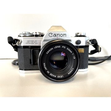 MACCHINA FOTOGRAFICA CANON AE-1 FOTOCAMERA REFLEX 35mm LENS 50mm 1:1.8 JAPAN