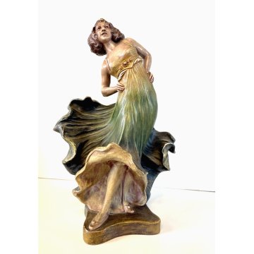 SCULTURA TERRACOTTA BB 7426 FIGURA GIOVANE DONNA LIBERTY COLPO DI VENTO FIRMATA