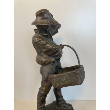 SCULTURA TUTTOTONDO FIGURA UOMO FRUTTIVENDOLO RITRATTO BRONZO EPOCA '900 CESTINO