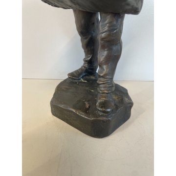 SCULTURA TUTTOTONDO FIGURA UOMO FRUTTIVENDOLO RITRATTO BRONZO EPOCA '900 CESTINO