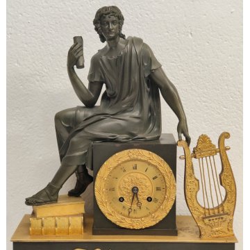 ANTICO OROLOGIO TAVOLO PENDOLO IMPERO Parigina SCULTURA Apollo LIRA DORATO clock