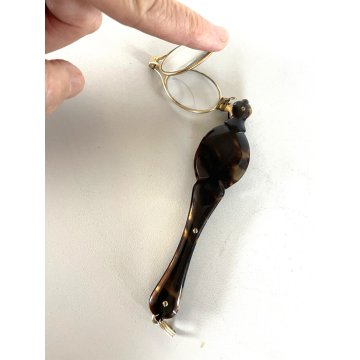 ANTICO OCCHIALINO PIEGHEVOLE A SCATTO LORGNETTE FOSSAMANO MATERIALE PREGIATO 900