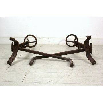ANTICA COPPIA ALARI FERRO BATTUTO CAMINO FORGIATI a MANO ANDIRONS FUOCO '800