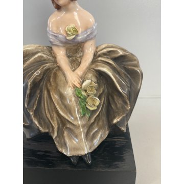 DAMA CACCIAPUOTI PORCELLANA SCULTURA FIGURA DONNA FIRMATA ITALY ANNI '50 FIORI