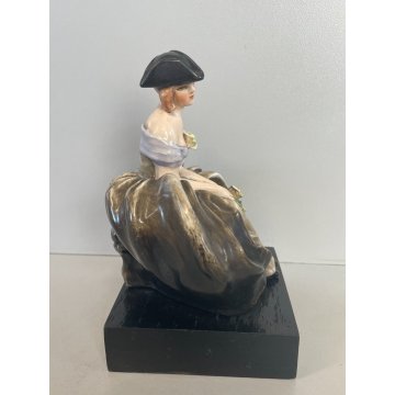 DAMA CACCIAPUOTI PORCELLANA SCULTURA FIGURA DONNA FIRMATA ITALY ANNI '50 FIORI